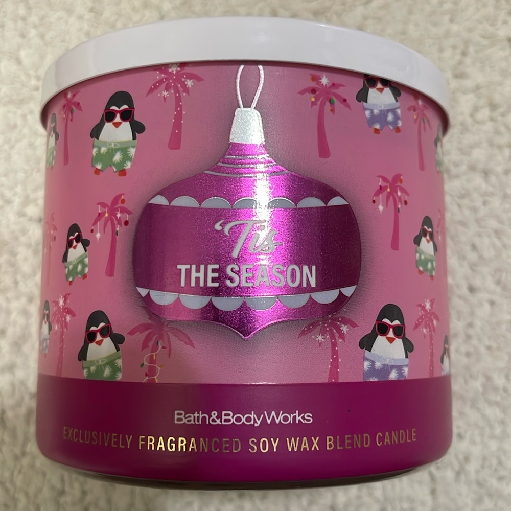 NEW- Bath & Body Works -‘Tis the Season - 3 Wick Candle